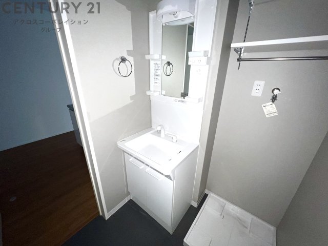 洗面設備　洗面所内に室内洗濯機置場がついてます！