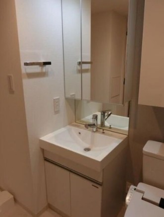 洗面設備　プレセダンヒルズ目黒柿の木坂（別部屋参考画像）