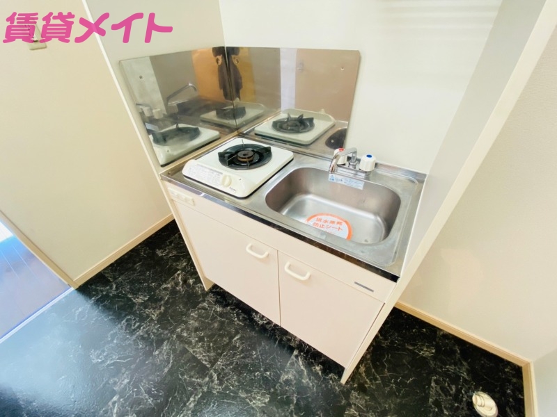 キッチン　同物件別室の画像です