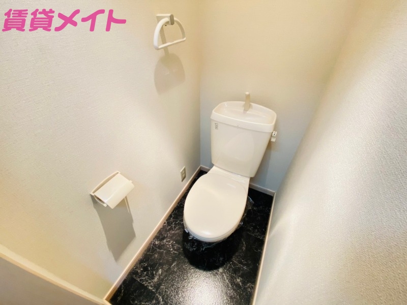 トイレ　同物件別室の画像です