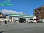 コンビニ　ファミリーマート嬉野中川新町店（コンビニ）まで358m