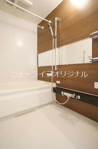 バス・シャワールーム　追焚機能はもちろん浴室乾燥機付きです！