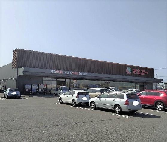 スーパー　マルエー加茂店（スーパー）まで777m