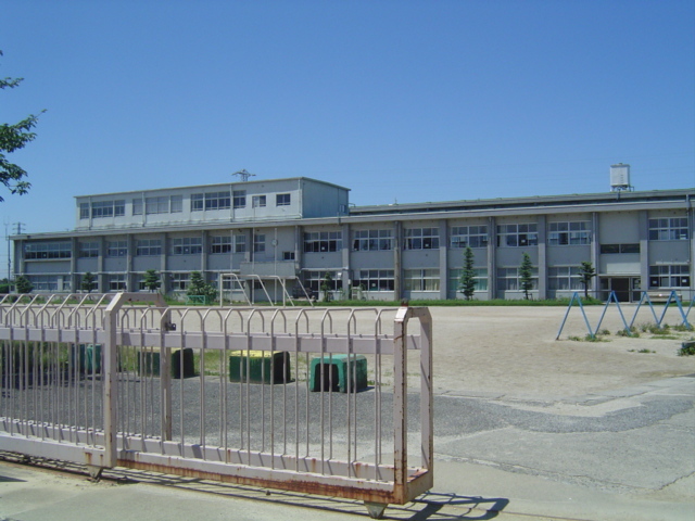 小学校　岩倉市立岩倉東小学校（小学校）まで50m
