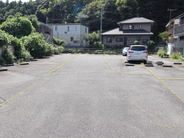 駐車場　2台無料で付いてます。