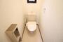 トイレ　温水シャワー付きトイレでいつでも快適です。