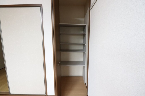 収納　収納約2間あります。