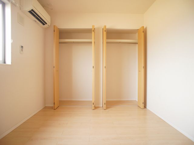 その他部屋・スペース　清潔感のあるきれいな室内☆快適に過ごせるエアコン付きです♪