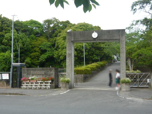 中学校　川内中央中学校（中学校）まで400m