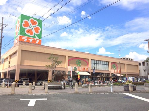 スーパー　ライフ守口寺方店（スーパー）まで823m