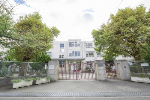 中学校　学文中学校（中学校）まで322m
