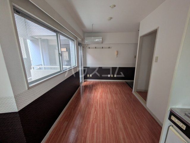 グランマルシェの居間写真