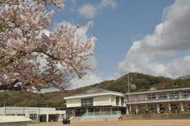 小学校　たつの市立揖西西小学校（小学校）まで2785m