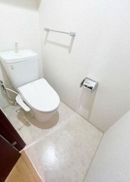 ＪＲ京浜東北線 桜木町駅 徒歩4分 15階建 築20年のトイレ写真