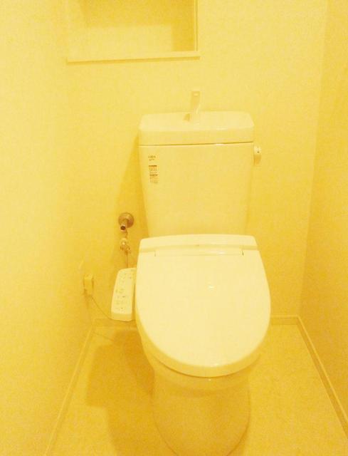 トイレ　※写真は同タイプ住戸です。
