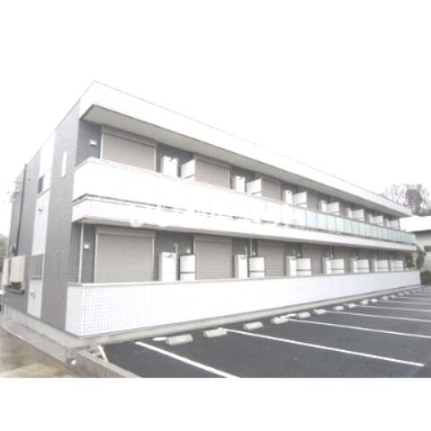 小田急小田原線 本厚木駅 バス乗車時間：23分 最寄りバス停で下車 徒歩1分 築12年