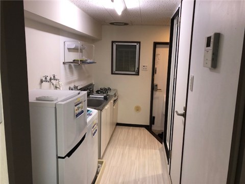 キッチン　冷蔵庫、洗濯機完備で引越しもラクラク