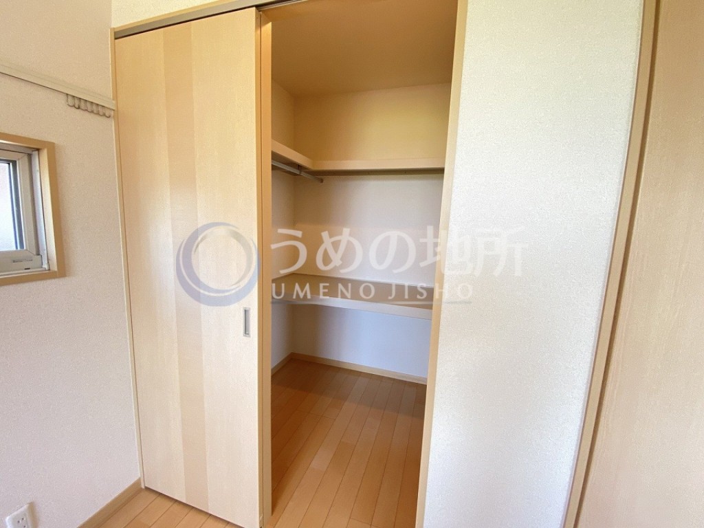 収納　洋室収納1