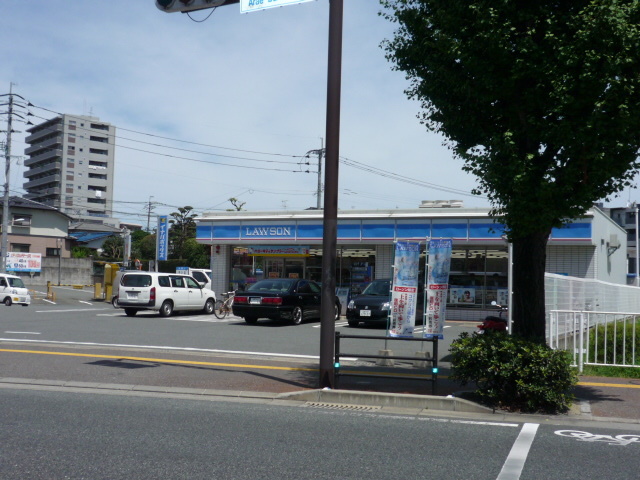 コンビニ　ローソン荒江1丁目店（コンビニ）まで285m