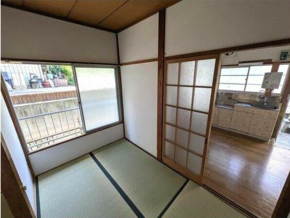 東急田園都市線 溝の口駅 バス乗車時間：10分 最寄りバス停で下車 徒歩2分 2階建 築50年の内装写真