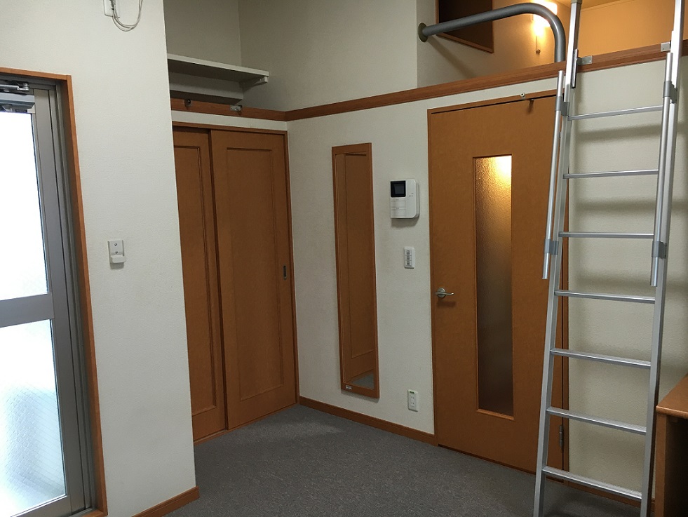レオパレスアストラーレ茶屋町東の居間写真