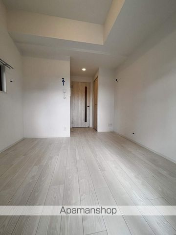 地下鉄御堂筋線 中津駅 徒歩8分 13階建 築5年の居間写真