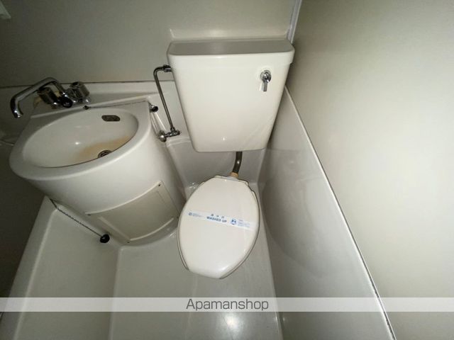 広島電鉄皆実線 南区役所前駅 徒歩12分 4階建 築40年のトイレ写真