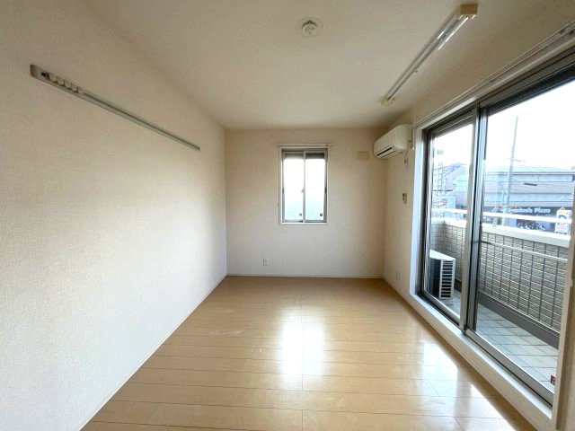 居室・リビング　イメージとして同建物他部屋を表示しています