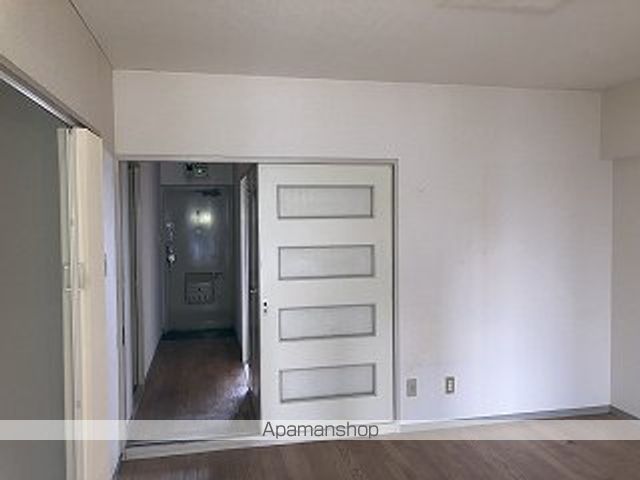 プレズ名古屋入場の居間写真
