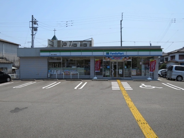 コンビニ　ファミリーマート高知一宮東町店（コンビニ）まで529m