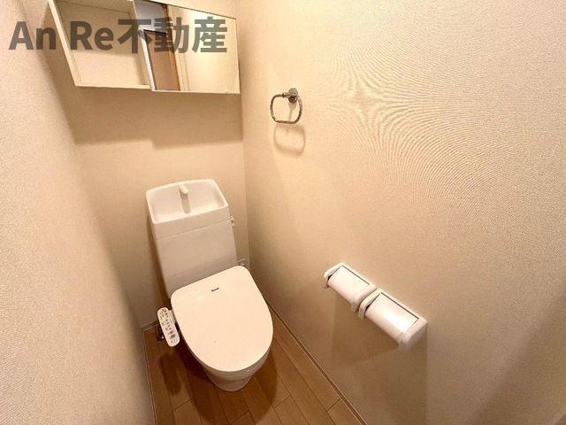 埼玉高速鉄道 戸塚安行駅 徒歩10分 3階建 築3年のトイレ写真
