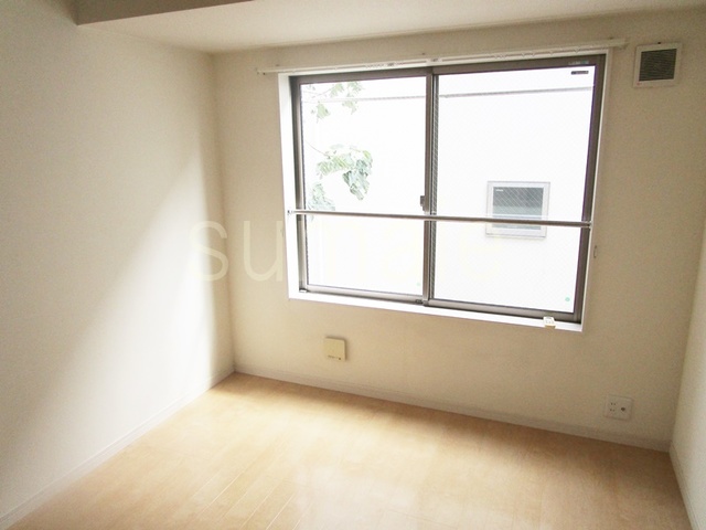 居室・リビング　明るいお部屋です☆