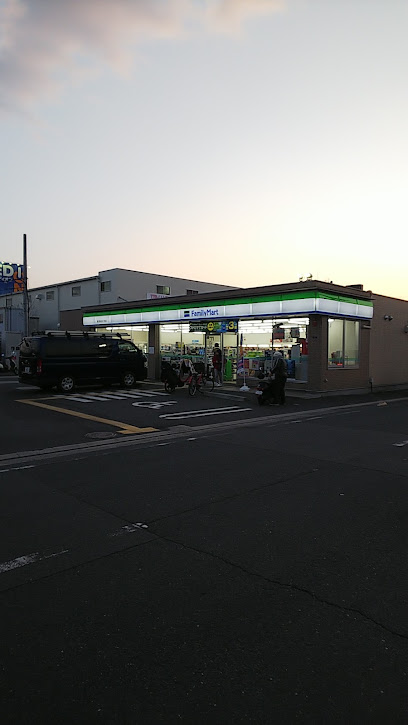 コンビニ　ファミリーマート 東大阪吉田下島店（コンビニ）まで210m