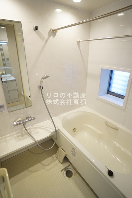京王新線 初台駅 徒歩11分 4階建 築8年の風呂写真