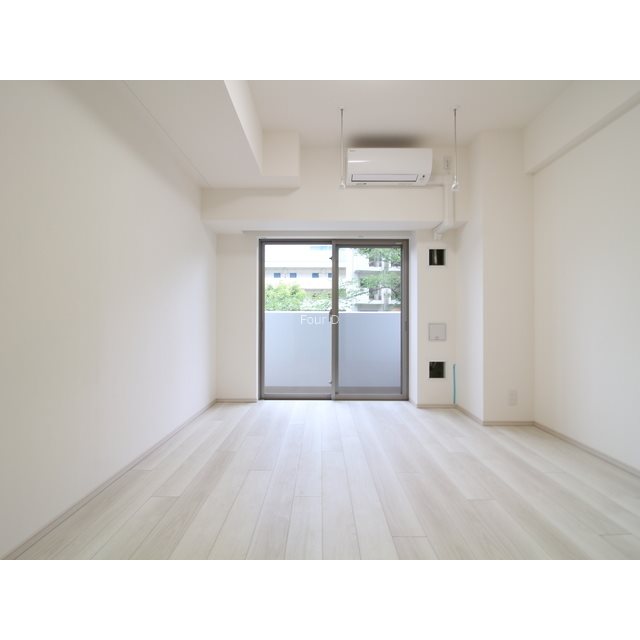 居室・リビング　内見予約受付中、お気軽にお問い合わせください。【0037-6