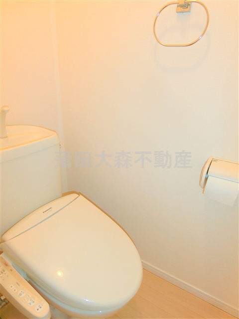 トイレ　温水暖房便座付きトイレ