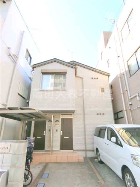 建物外観　外観　2010年4月築　軽量鉄骨造地上2階建て1階1LDK、