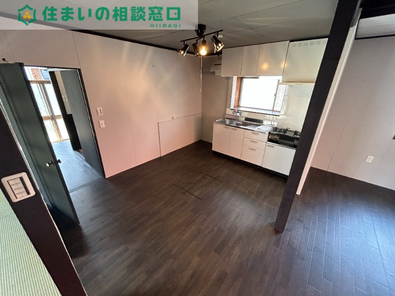 名鉄名古屋本線 宇頭駅 徒歩15分 2階建 築54年の居間写真