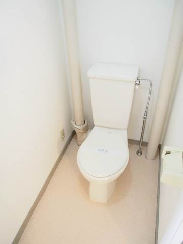 西鉄天神大牟田線 春日原駅 徒歩5分 4階建 築39年のトイレ写真