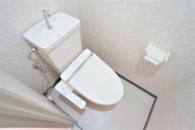 京成本線 京成津田沼駅 徒歩2分 15階建 築40年のトイレ写真