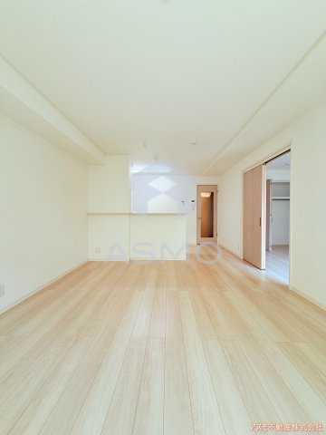 パークハイムふかえの居間写真