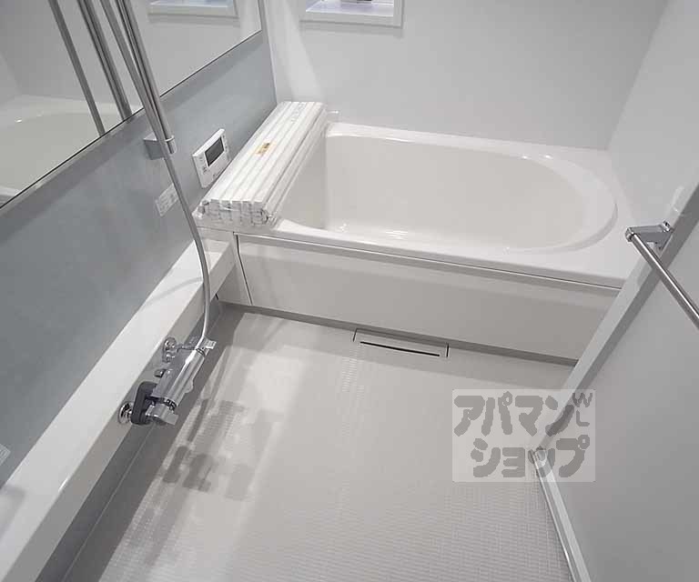 シャーメゾン西院日照町の風呂写真