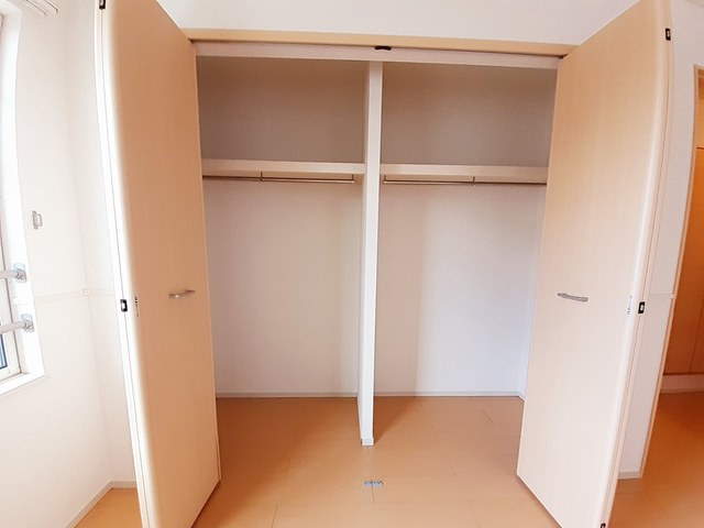収納　寝室内収納（クローゼット・１間分）完備