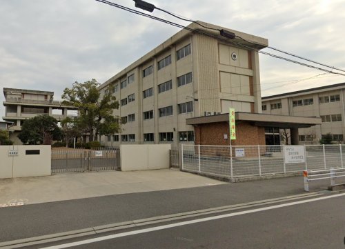 【岡山市中区平井のマンションの小学校】