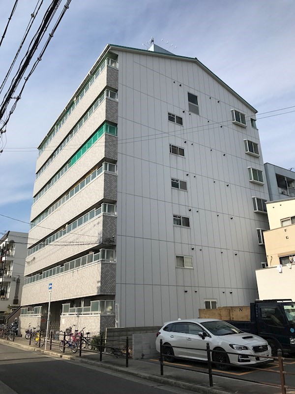 アベニュー中加賀屋の建物外観