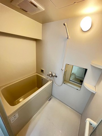 バス・シャワールーム　ゆったり過ごせるお風呂です