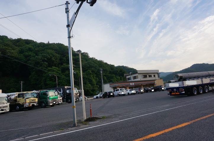 コンビニ　セブンイレブン（コンビニ）まで600m