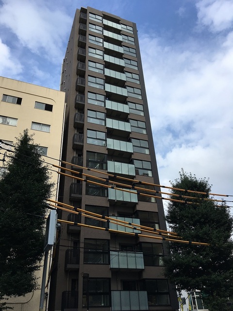 文京区本駒込のマンションの建物外観