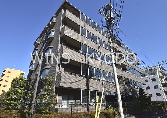 世田谷区大蔵のマンションの建物外観