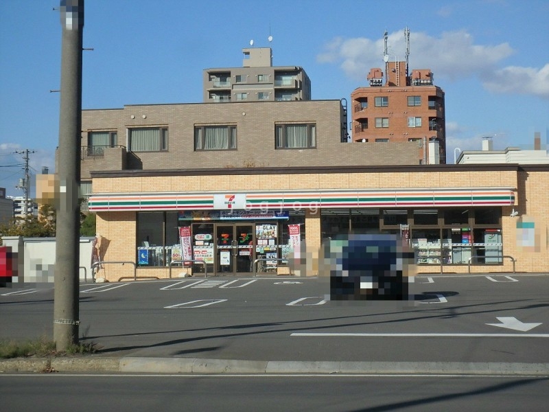 【札幌市中央区南二十三条西のマンションのコンビニ】